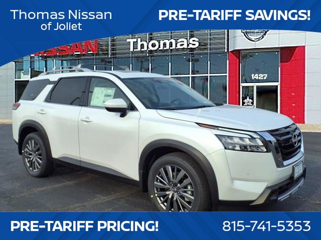 2025 Nissan Pathfinder SL